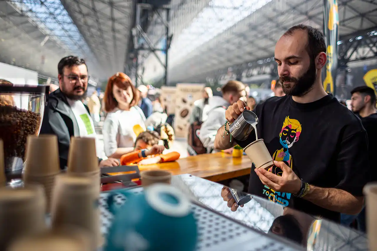 Trei zile &icirc;n care cafeaua se dă &icirc;n spectacol - Bucharest Coffee Festival are loc &icirc;ntre 24 și 26 aprilie
