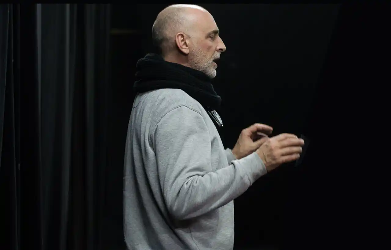 Pierderile despre care nu vorbim | Open call pentru performeri la un atelier casting & internațional de teatru fizic la Cluj-Napoca