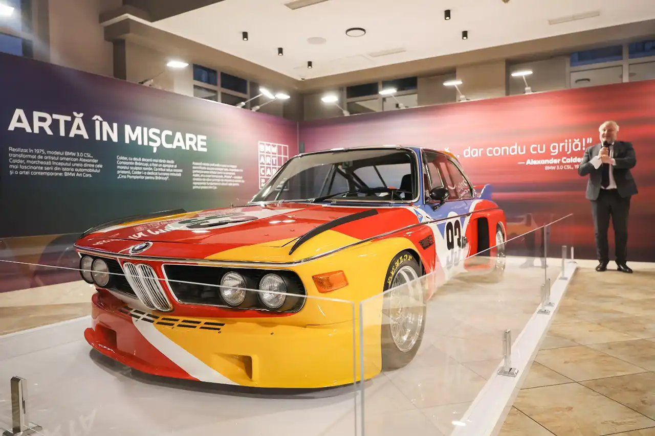 O lucrare de Alexander Calder &bdquo;&icirc;n mișcare&rdquo;: primul BMW Art Car ajunge la București, &icirc;n cadrul RAD Art Fair