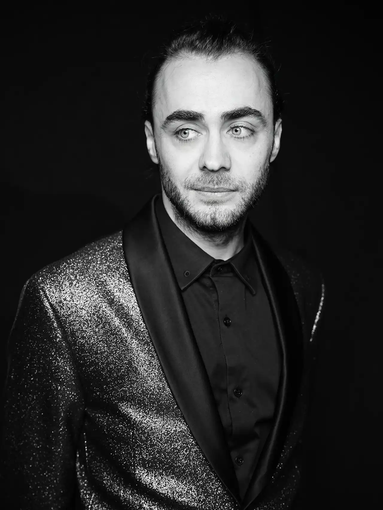 Seară romantică la Sala Radio:&nbsp;Ceaikovski și Liszt,&nbsp;cu dirijorul Christopher Ward și pianistul Daniel Ciobanu