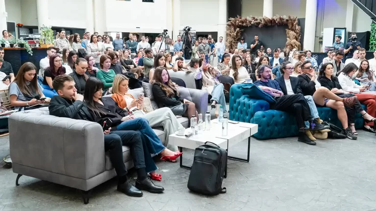 Discuții sincere despre subiectele care îi „dor” pe Modern Owners - FOMO - The Festival Of Modern Owners anunță scenele dedicate speakerilor, antreprenorilor și experților români