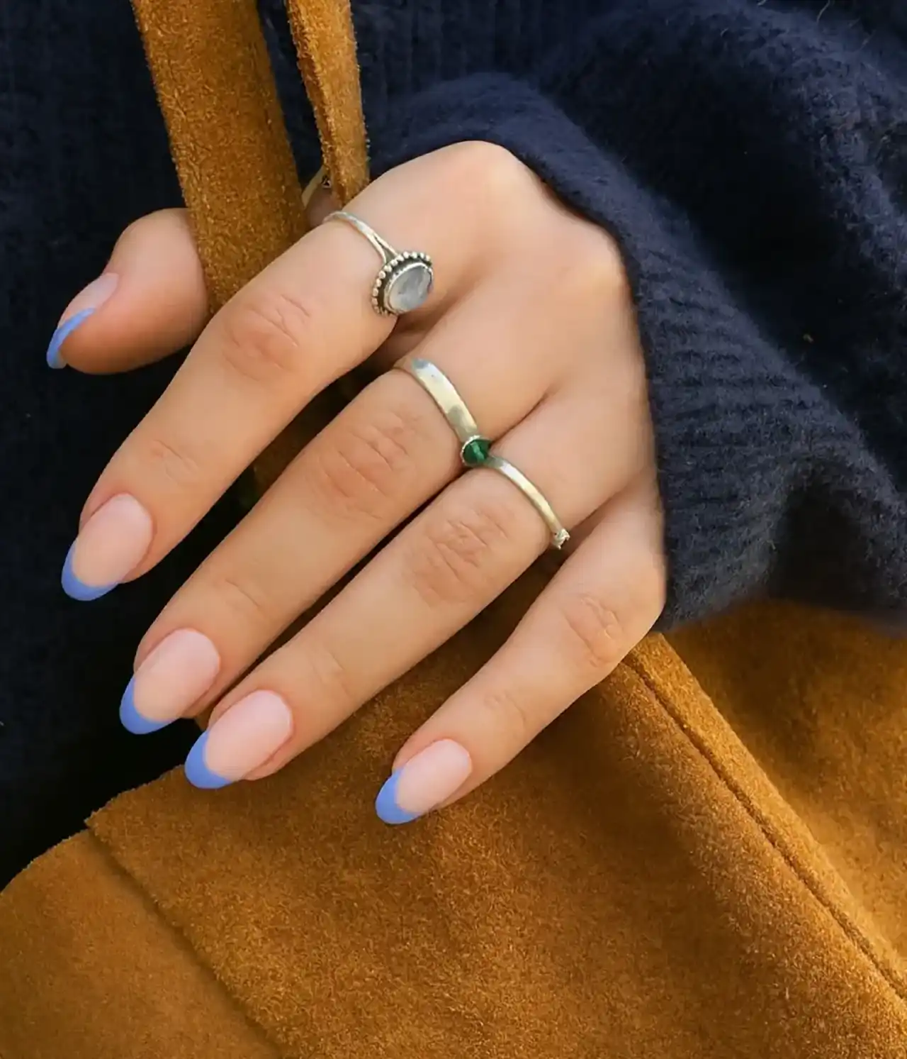 Manichiură realizată de Mari Luca, Nail Specialist OPI