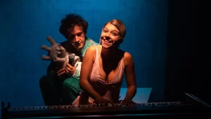 „10 lucruri pe care le-am pierdut la Festivalul Mamaia”, ultima reprezentație din această stagiune la Teatrul de Stat Constanța