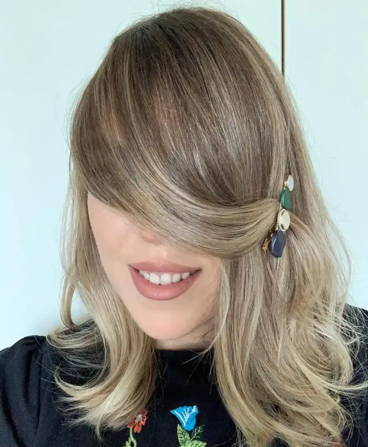 Zile &icirc;ntre spălări: cum să-ți stilizezi părul ca să arate perfect?