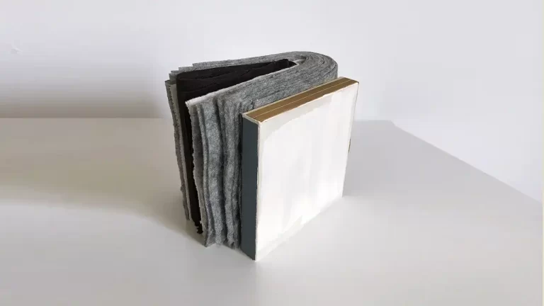 Expoziție Adelina Ivan la muzeul Ion Jalea Constanta - Drapery Descending a Staircase