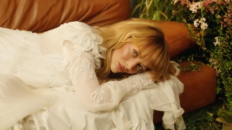 Delia lansează „Analog”, o piesă despre nevoia de emoții autentice și conexiuni reale într-o lume dominată de digital și expansiunea inteligenței artificiale 