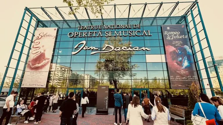  Luna mai – explozie de energie și voie bună la Teatrul de Operetă
