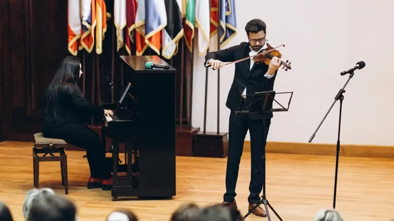 Începe „Un Stradivarius în școli” – Ediția specială pentru copii deficienți de vedere și din orașe cu acces limitat la cultură