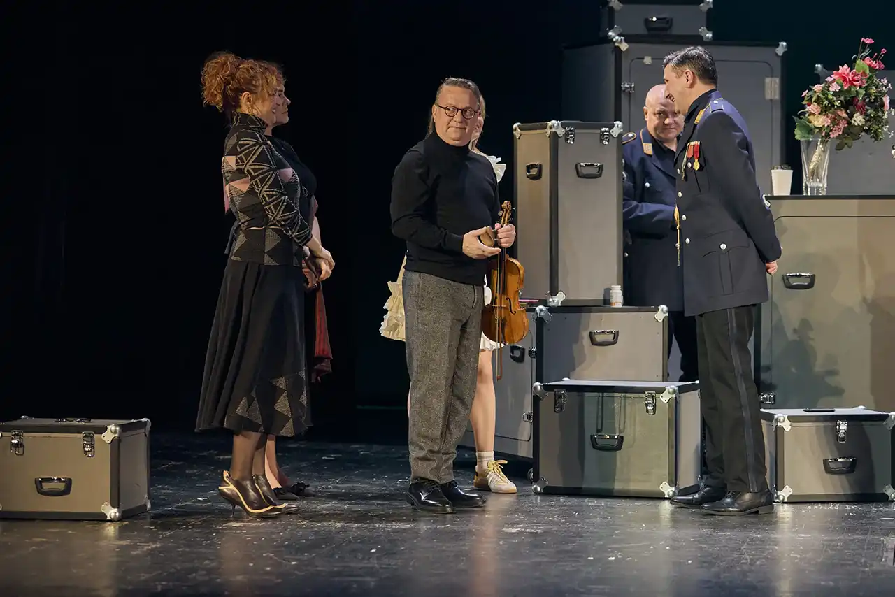 &bdquo;Trei surori&rdquo; de A.P. Cehov, &icirc;n regia lui Dragoș Huluba &ndash; premieră la Teatrul de Comedie