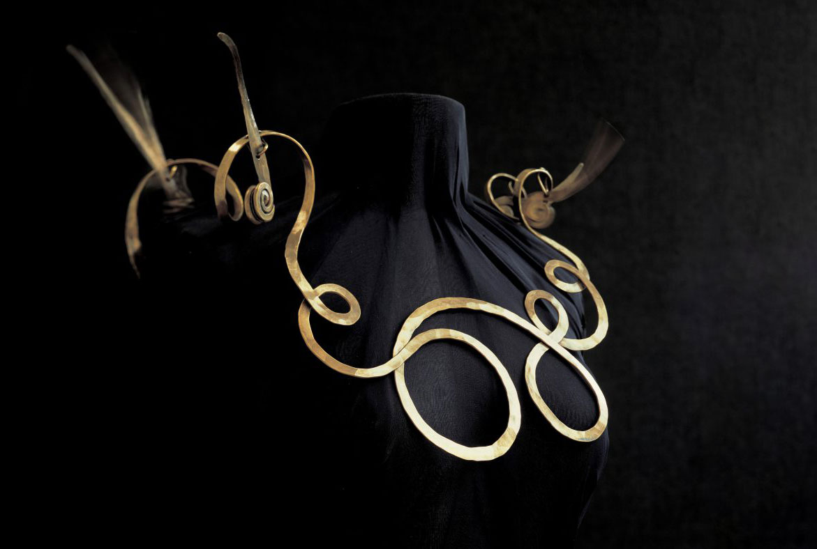 Bijuterii realizate de ALEXANDER CALDER