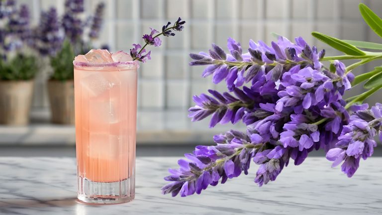 Băuturi cu note florale pentru zilele blânde de primăvară