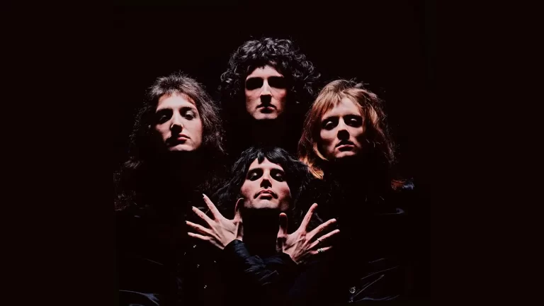 Queen II remixat - cover al albumului de debut Queen I