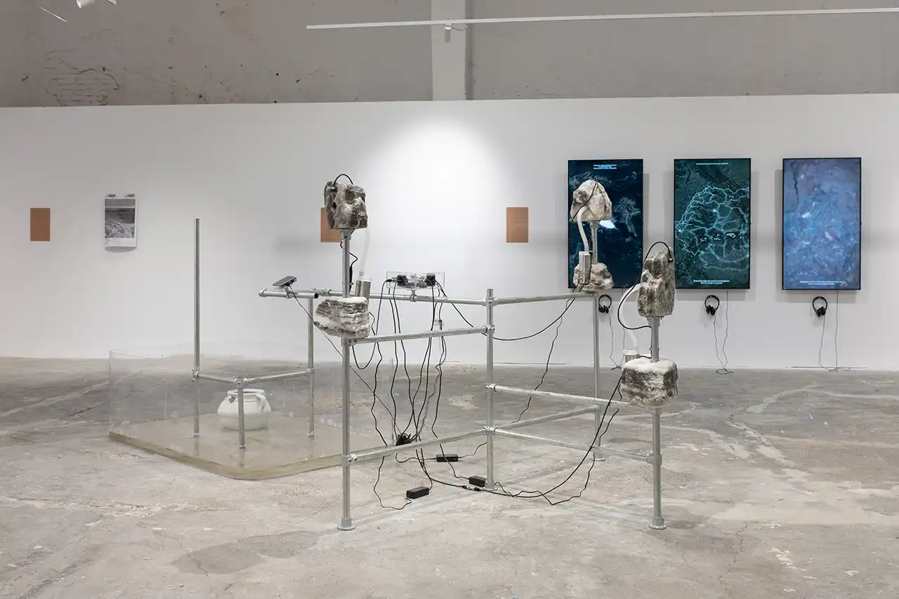 Chemical Bonds Exhibition at FABER ©Alex Todirică