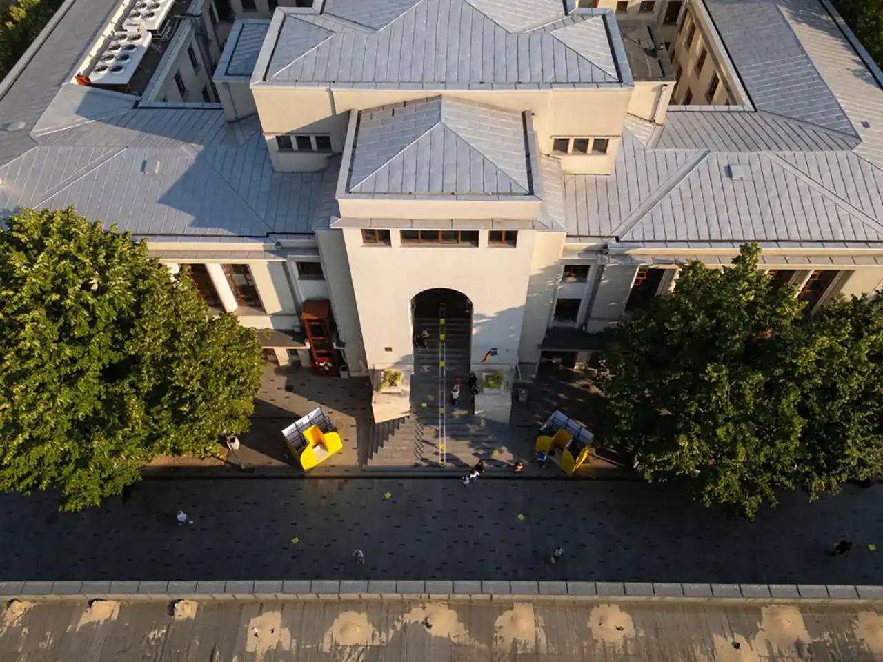 Bucharest Design Festival anunță programul BDF Communities. Activități, expoziții &icirc;n exclusivitate şi evenimente comunitare &icirc;n perioada 27 mai - 21 iunie, &icirc;n 3 zone centrale: Amzei, Grivița și Brezoianu