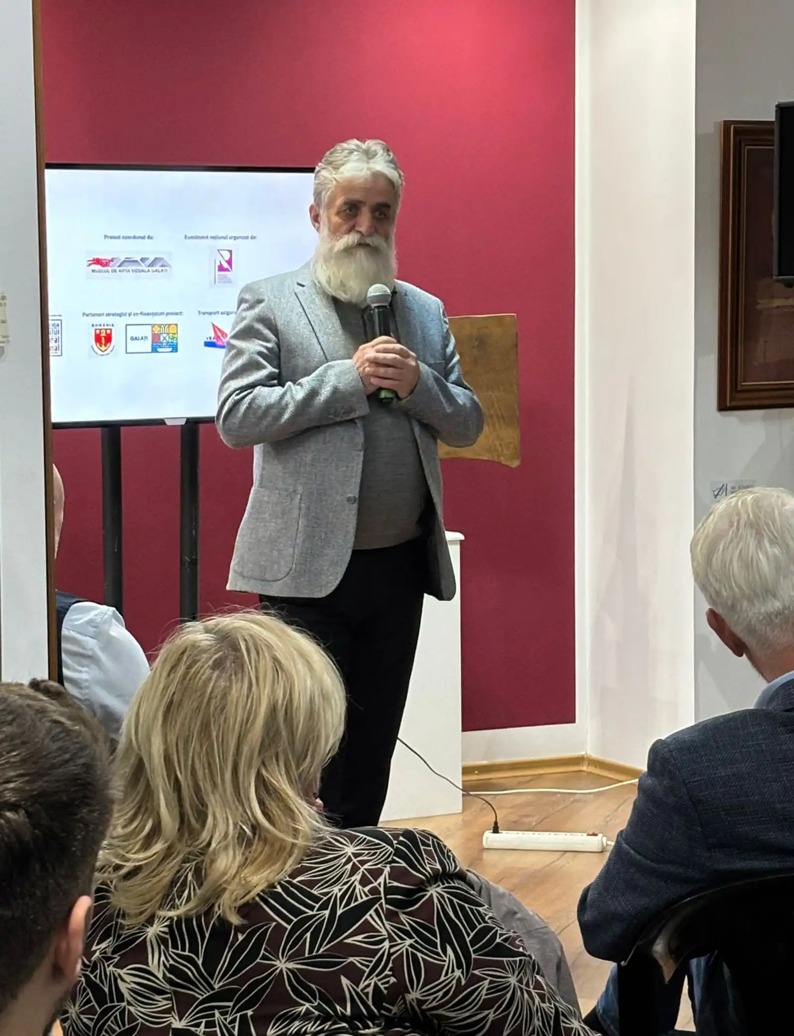 Poză Gheorghe Miron, directorul Muzeului de Artă Vizuală Galați