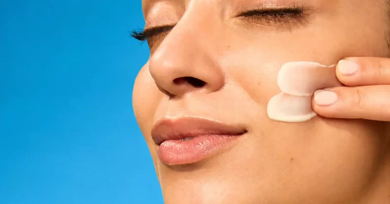 Glow fără exces: cum arată rutina de skincare a verii 2026