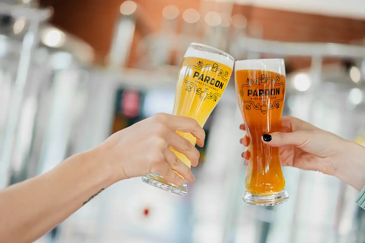Pardon Brewery lansează Carpathia fără alcool, prima bere artizanală ecologică fără alcool din România