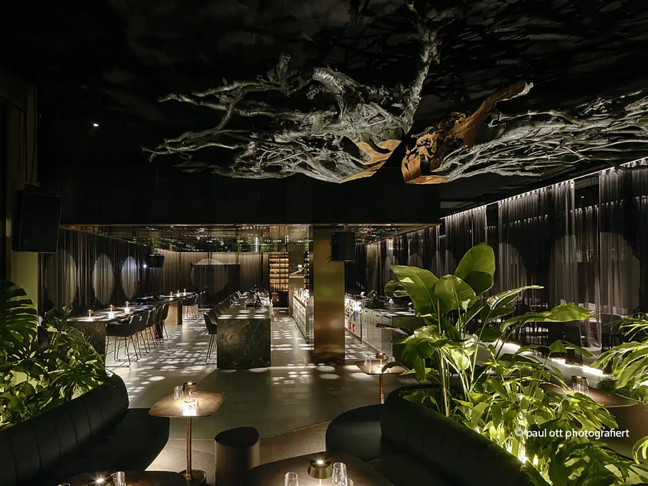 Matias Perdomo aduce bucătăria teatrală a restaurantului Contraste Milano la București, &icirc;n a patra rezidență gastronomică din cadrul MOSH Michelin Series