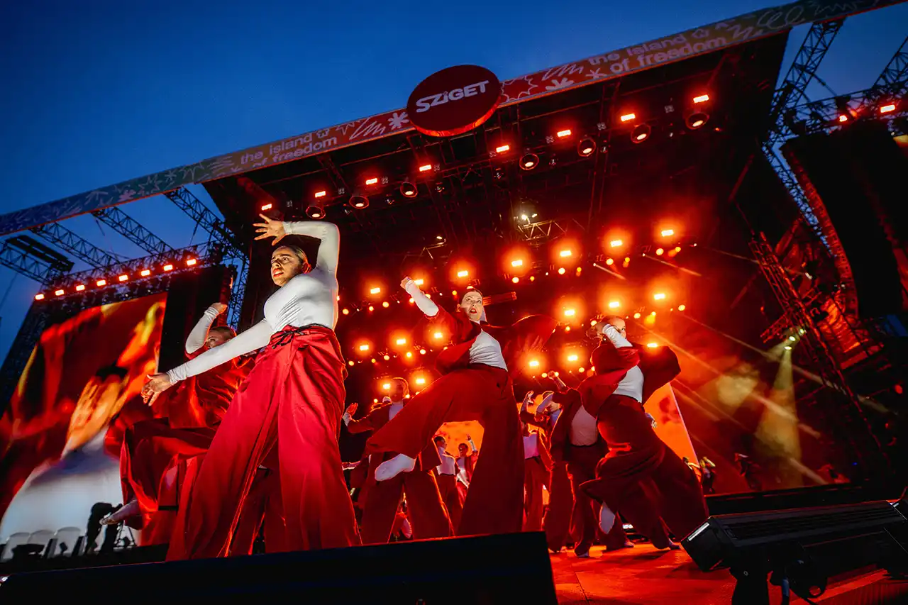 Poza Sziget 2026: program complet, headlineri și tot ce trebuie să știi despre unul dintre cele mai mari festivaluri de muzică din Europa