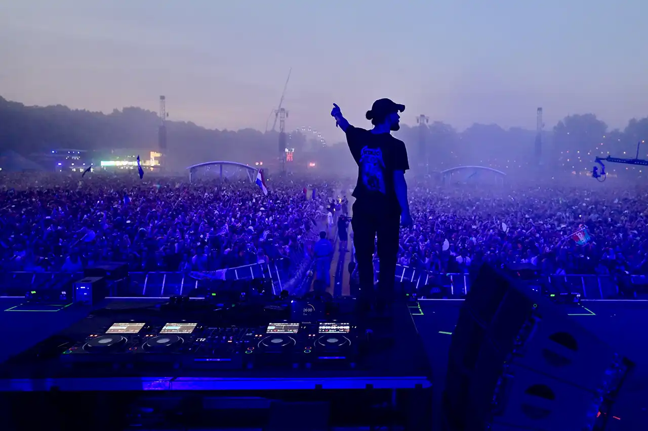 Poza Sziget 2026: program complet, headlineri și tot ce trebuie să știi despre unul dintre cele mai mari festivaluri de muzică din Europa