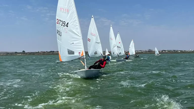 Viitorul yachtingului european se întâlnește la Constanța: Sportivi internaționali din 6 țări, la start