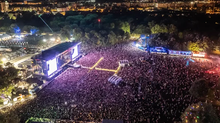 Sziget 2026: program complet, headlineri și tot ce trebuie să știi despre unul dintre cele mai mari festivaluri de muzică din Europa