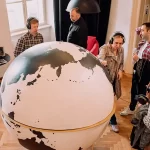Music Gallery devine expoziție permanentă la Cluj și se lansează cu tema „Sounds of Resistance”, capitolul I: „Cântece interzise”