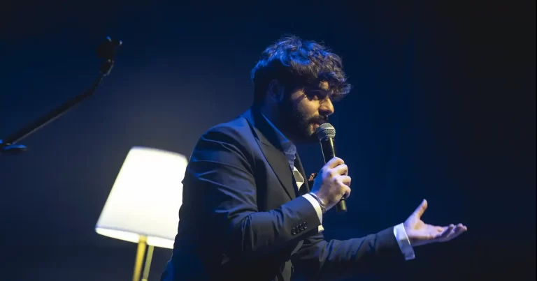 Miguel Gane, scriitorul român devenit fenomenul poeziei contemporane de limbă spaniolă, lansează volumul „Albastru”