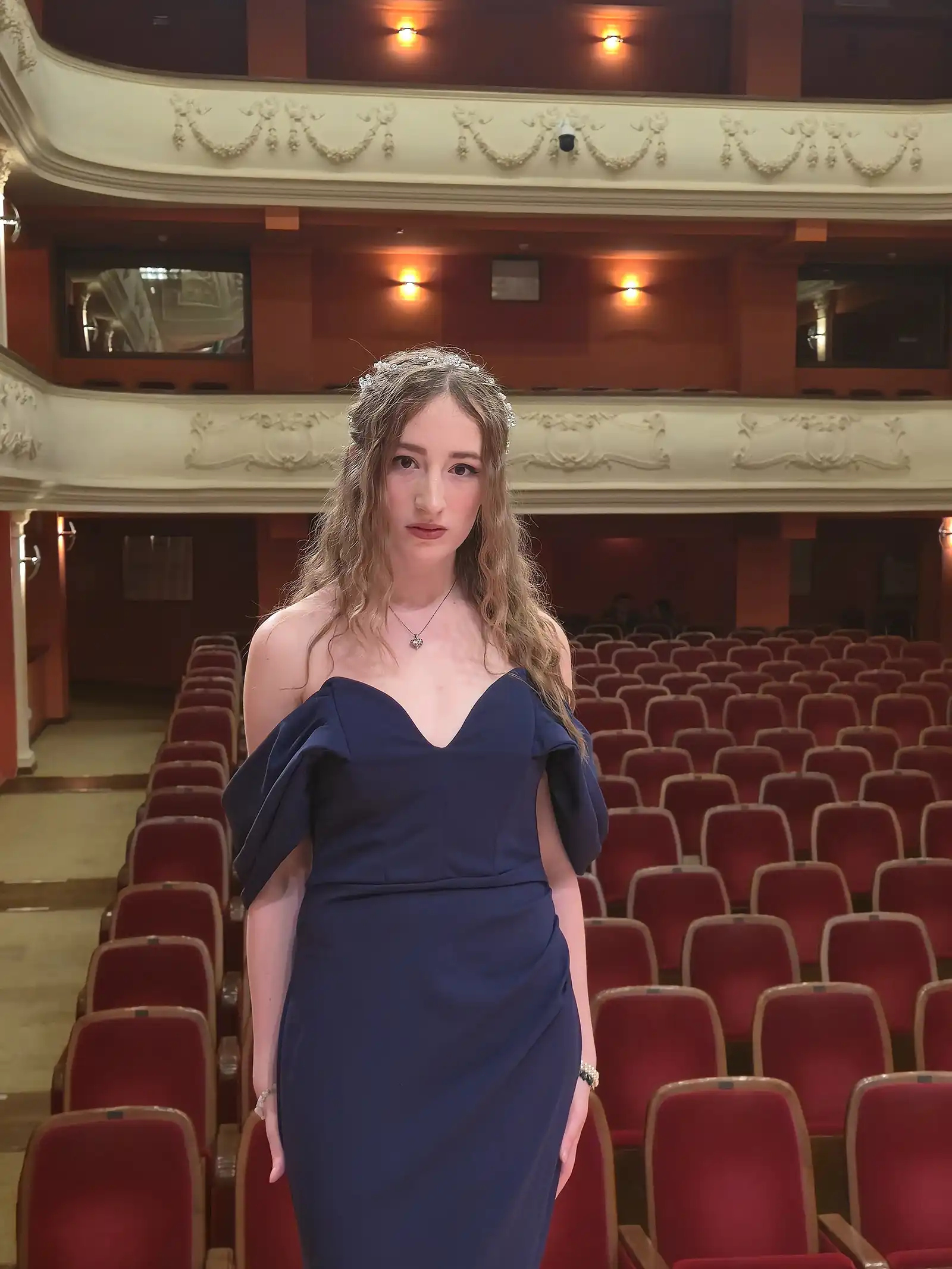 Două tinere soprane, Juliana Wells și Ilinca Oprina - debut la Ateneul Român - sala mică, pe 17 mai