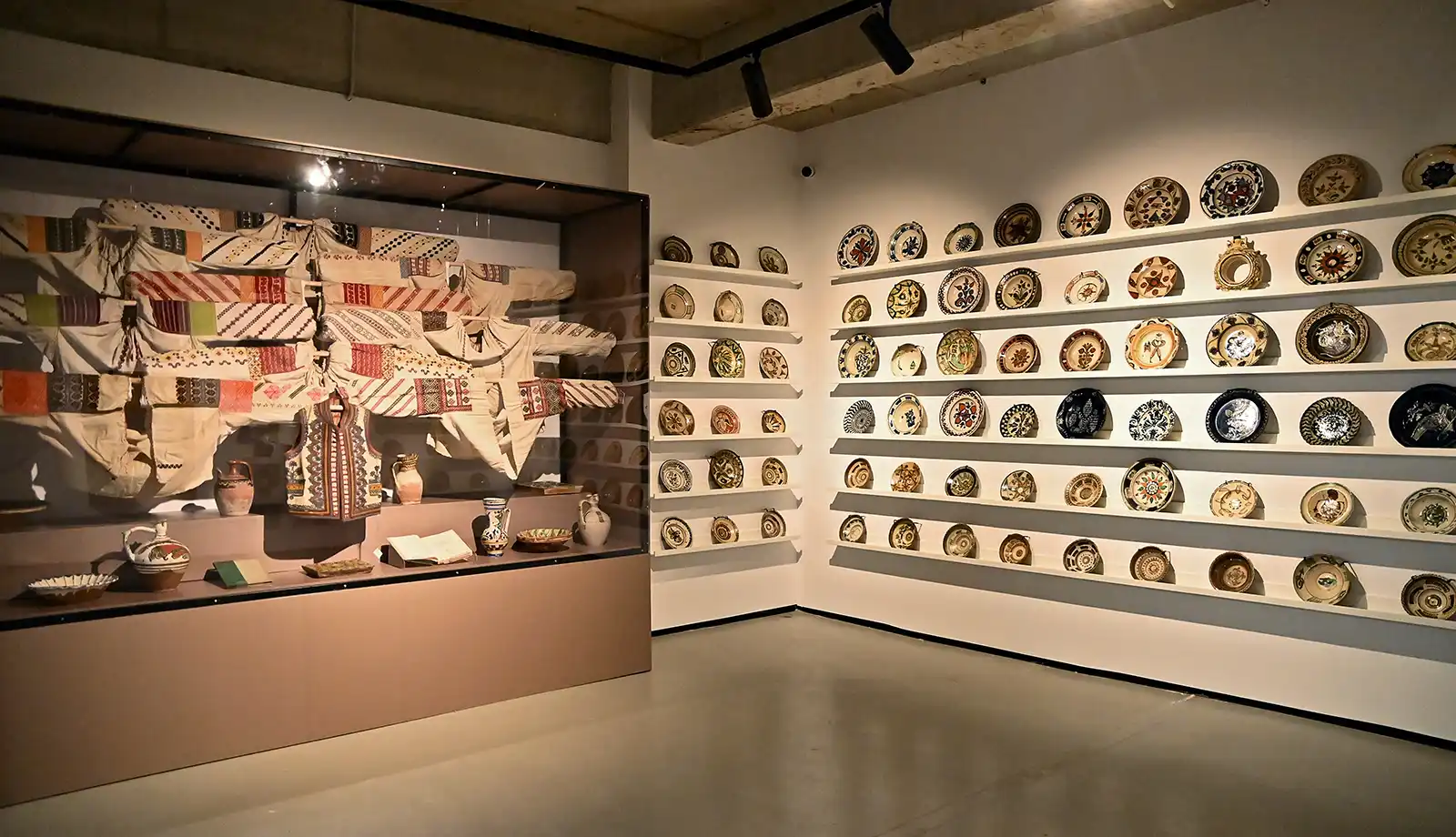 Singurul Van Gogh din Rom&acirc;nia și o colecție recuperată. Expoziția primăverii la Art Safari New Museum!