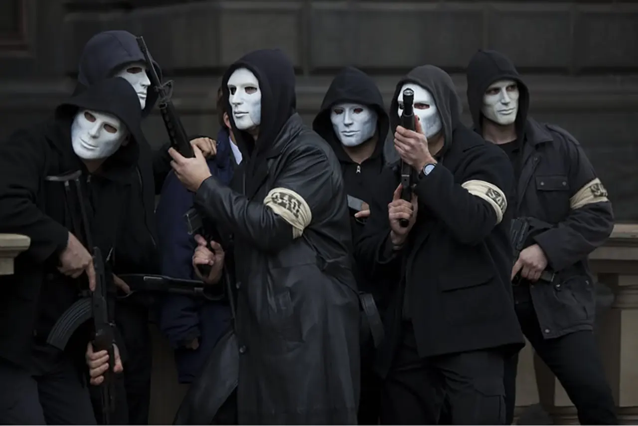 scena din John Doe: Vigilante 2014
