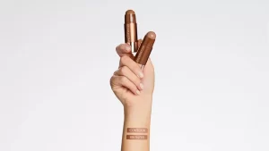 Glow care ține ritmul verii: noile esențiale beauty pentru zile fierbinți