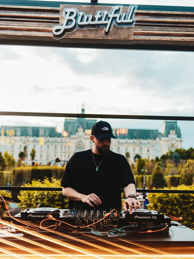 dj ll Biutiful Iasi top 6 Rooftop de primavara