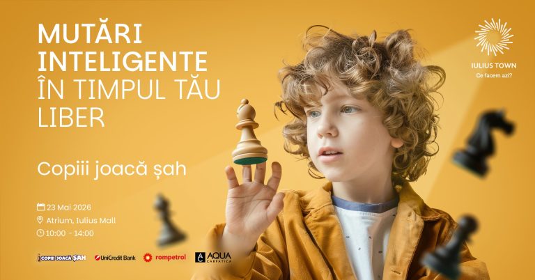 Copiii joacă șah