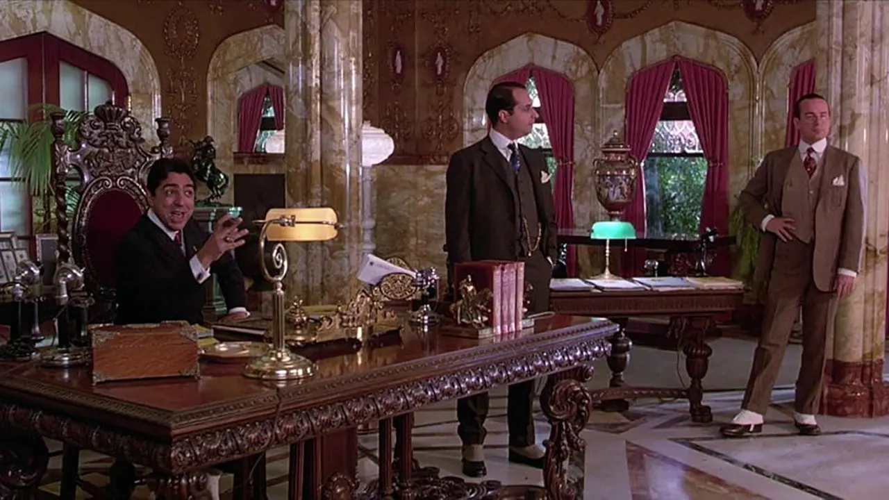 Jon Lovitz, Joe Mantegna, and Phil Hartman in scena din Three Amigos!