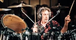 Simon Phillips, legendarul baterist britanic care concertează la București