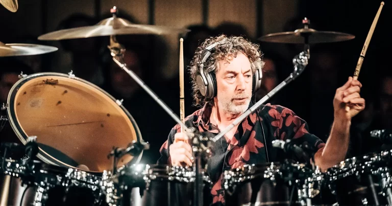 Simon Phillips, legendarul baterist britanic care concertează la București