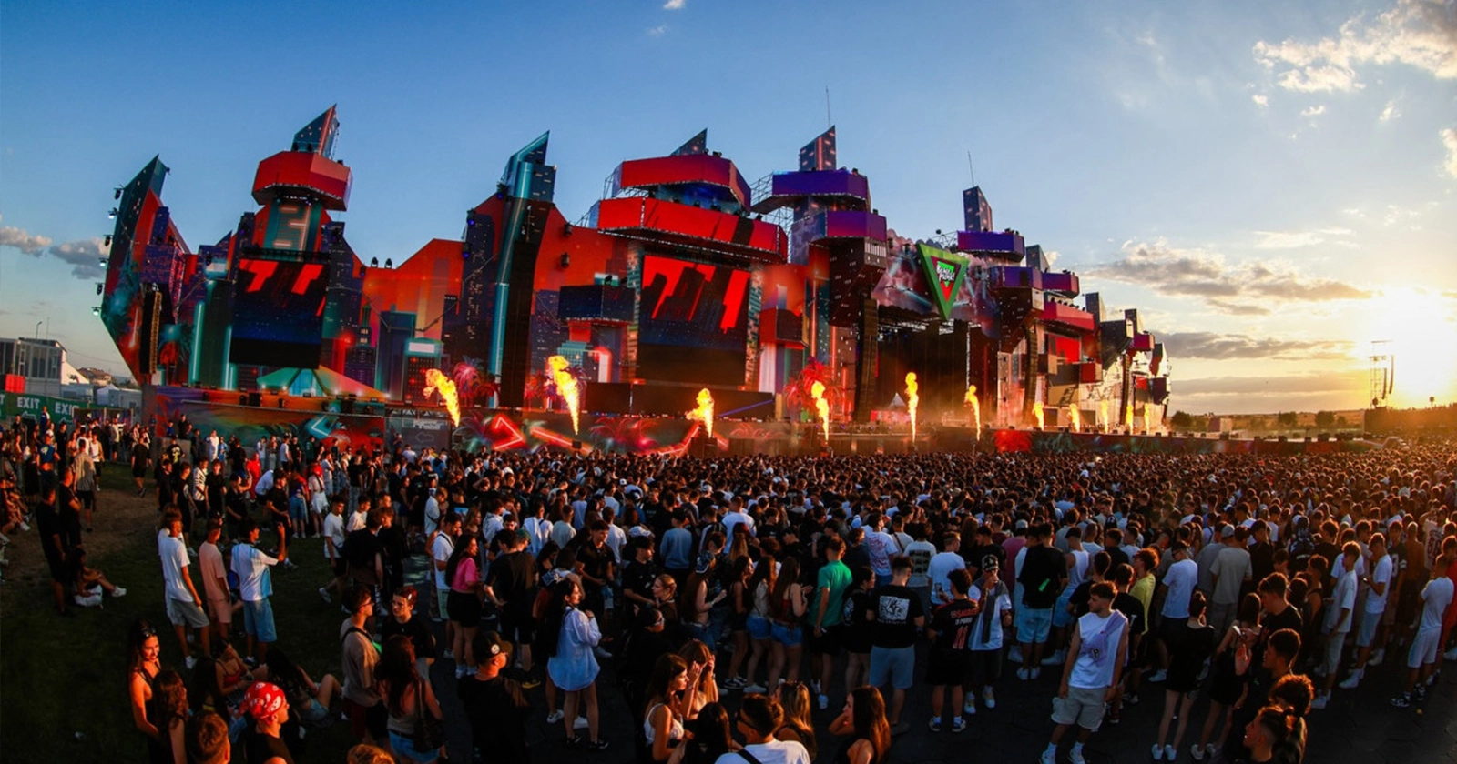 Beach Please festival 2026 Costinești &ndash; Playboi Carti, Future, Don Toliver pe litoralul rom&acirc;nesc