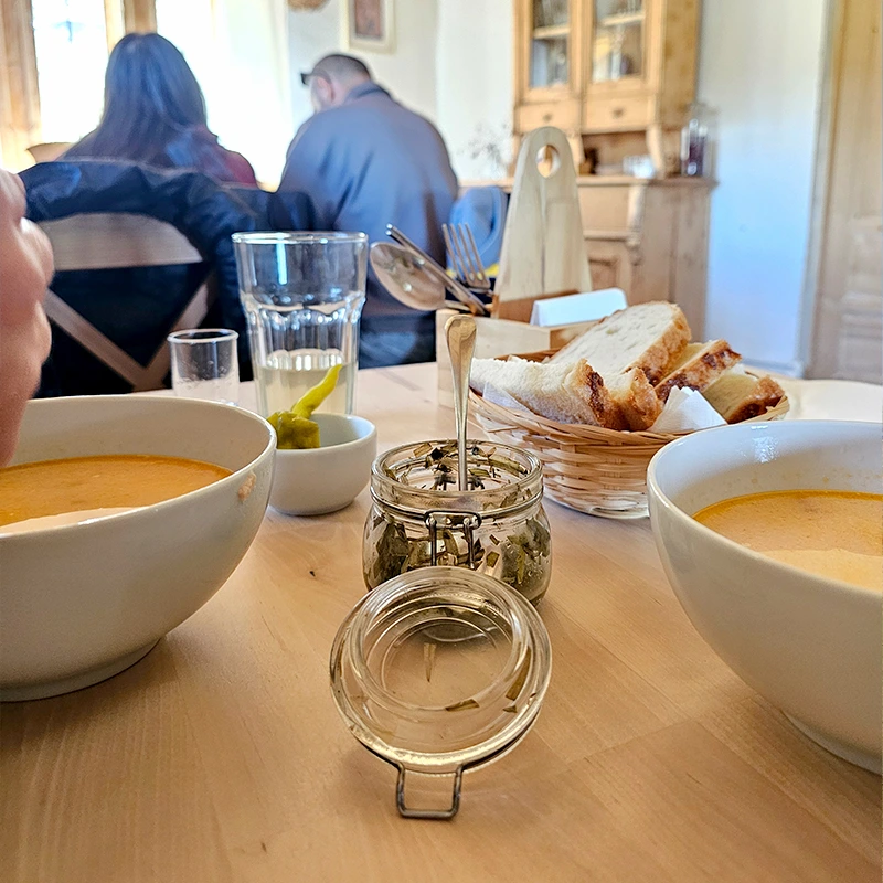 Ciorbă de afumătură cu cartofi și tarhon la Fundata 13 - Punct Gastronomic Local Brașov