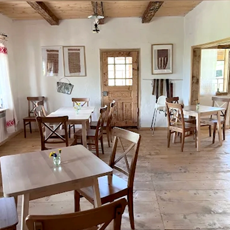 Interior Fundata 13 - mese tradiționale din lemn, Punct Gastronomic Local Fundata Brașov