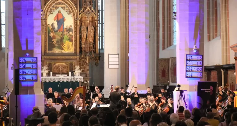 „Vitralii romantice” - Concert-eveniment, vineri seară, în Biserica Neagră