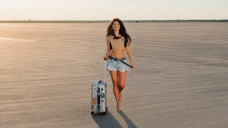 INNA lansează „Wizz Away”, coloana sonoră a unei veri pline de călătorii, aventuri și amintiri de neuitat