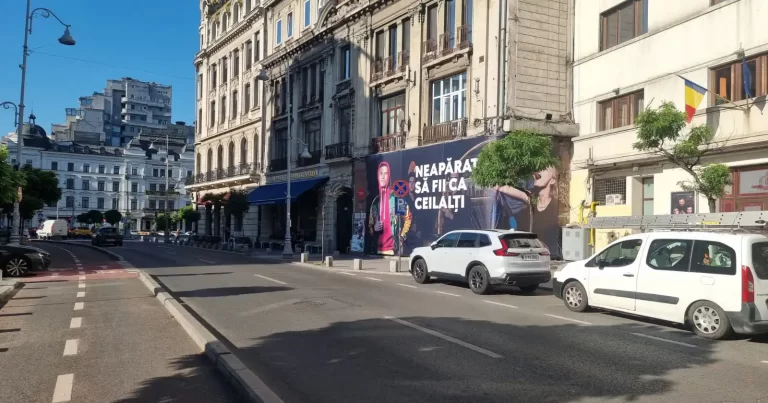 Ce sunt mesajele „NEAPĂRAT” care au apărut prin București?