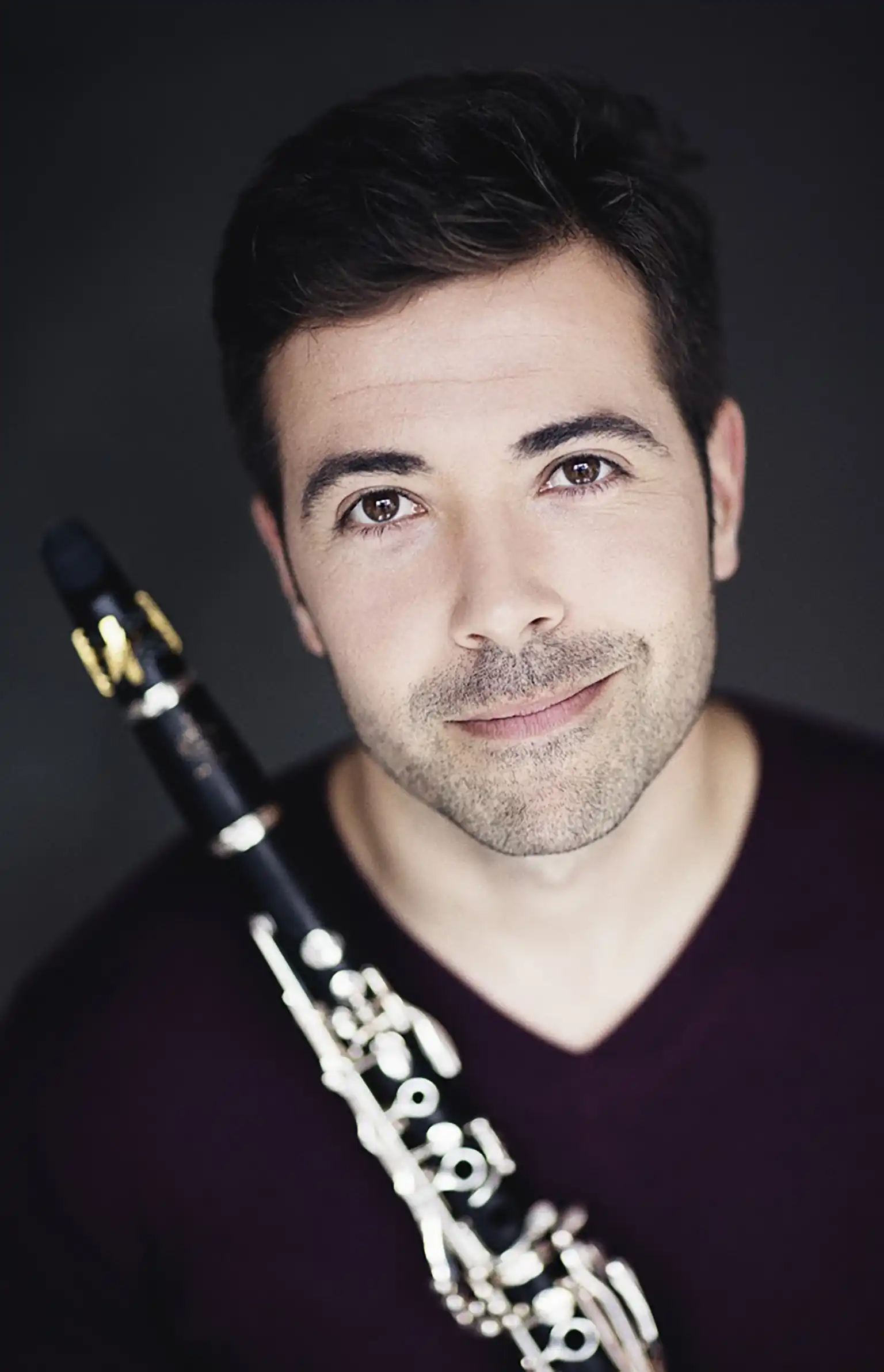 Dirijorul britanic Jonathan Bloxham și clarinetistul spaniol Pablo Barragán închid stagiunea Orchestrei de Cameră Radio