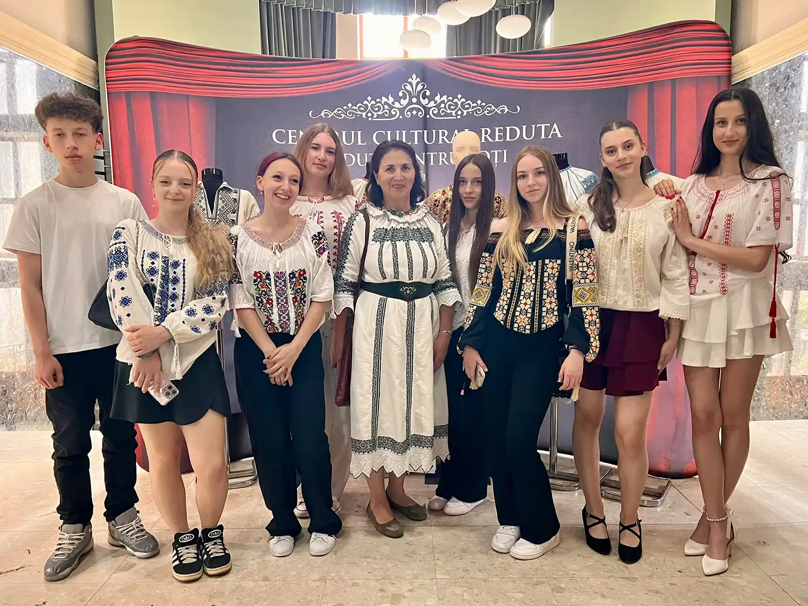 Proiectul &bdquo;Taina pieptarului: tradiție, meșteșug și inovație&rdquo; intră &icirc;n etapa creației contemporane inspirată din patrimoniul local