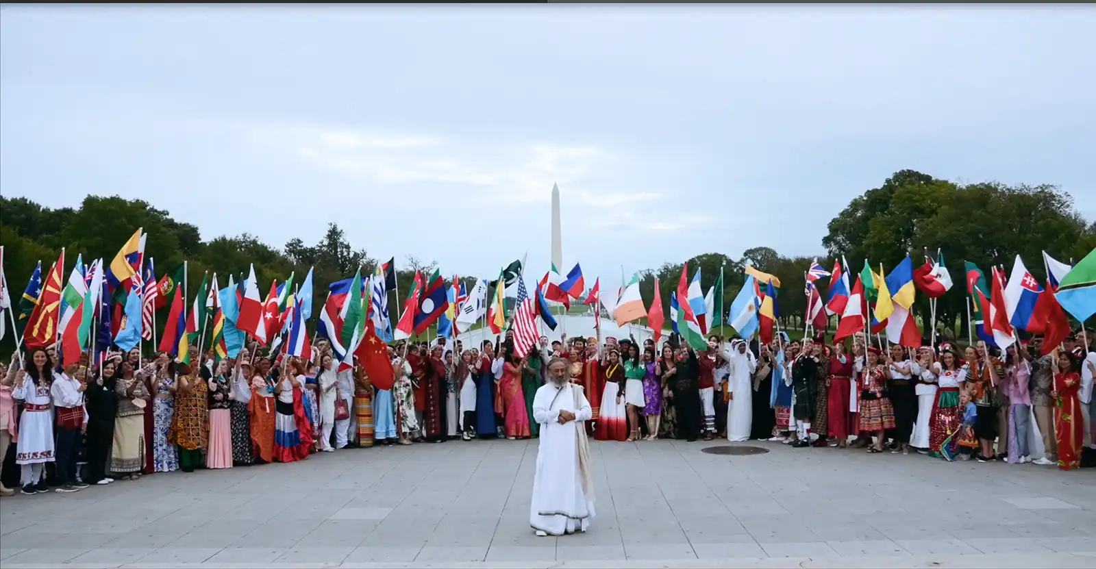 „Cum să-ți stăpânești mintea și emoțiile": Sri Sri Ravi Shankar vine pentru prima oară în România