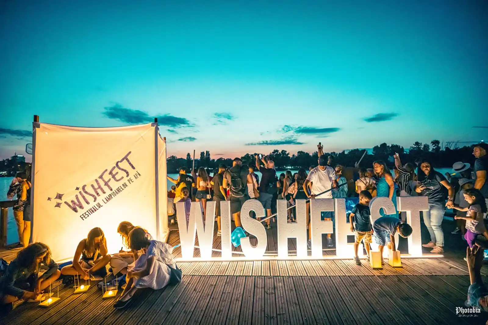 Mii de lampioane vor lumina Lacul Titan - WishFest, cel mai spectaculos festival al dorințelor revine la București