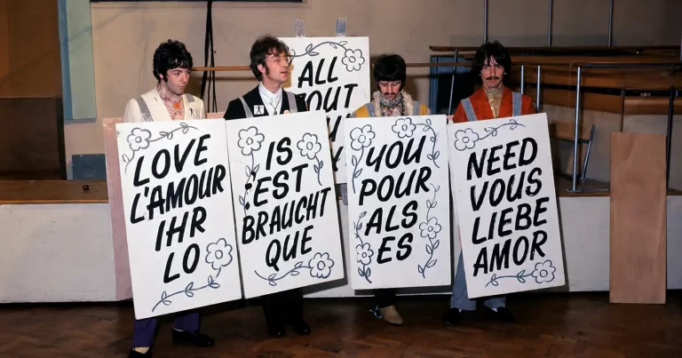 Fanii Beatles din întreaga lume vor sărbători Global Beatles Day, sub mesajul „All You Need Is Love”