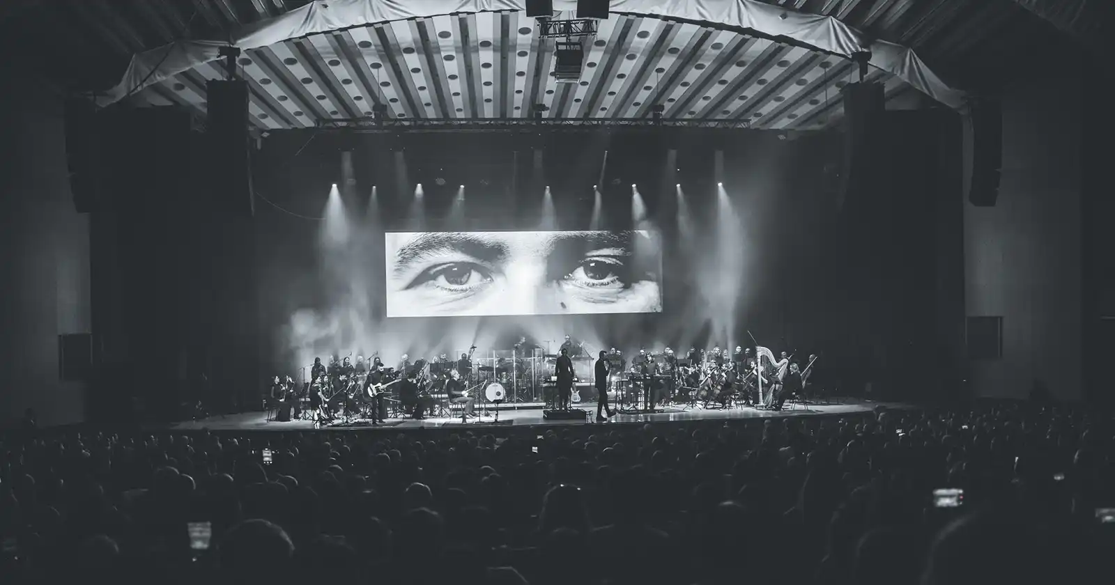 Trupa byron continuă turneul simfonic &bdquo;Minunata Lume Nouă&rdquo; cu un concert alături de Orchestra Simfonică a Filarmonicii &bdquo;Paul Constantinescu&rdquo; din Ploiești