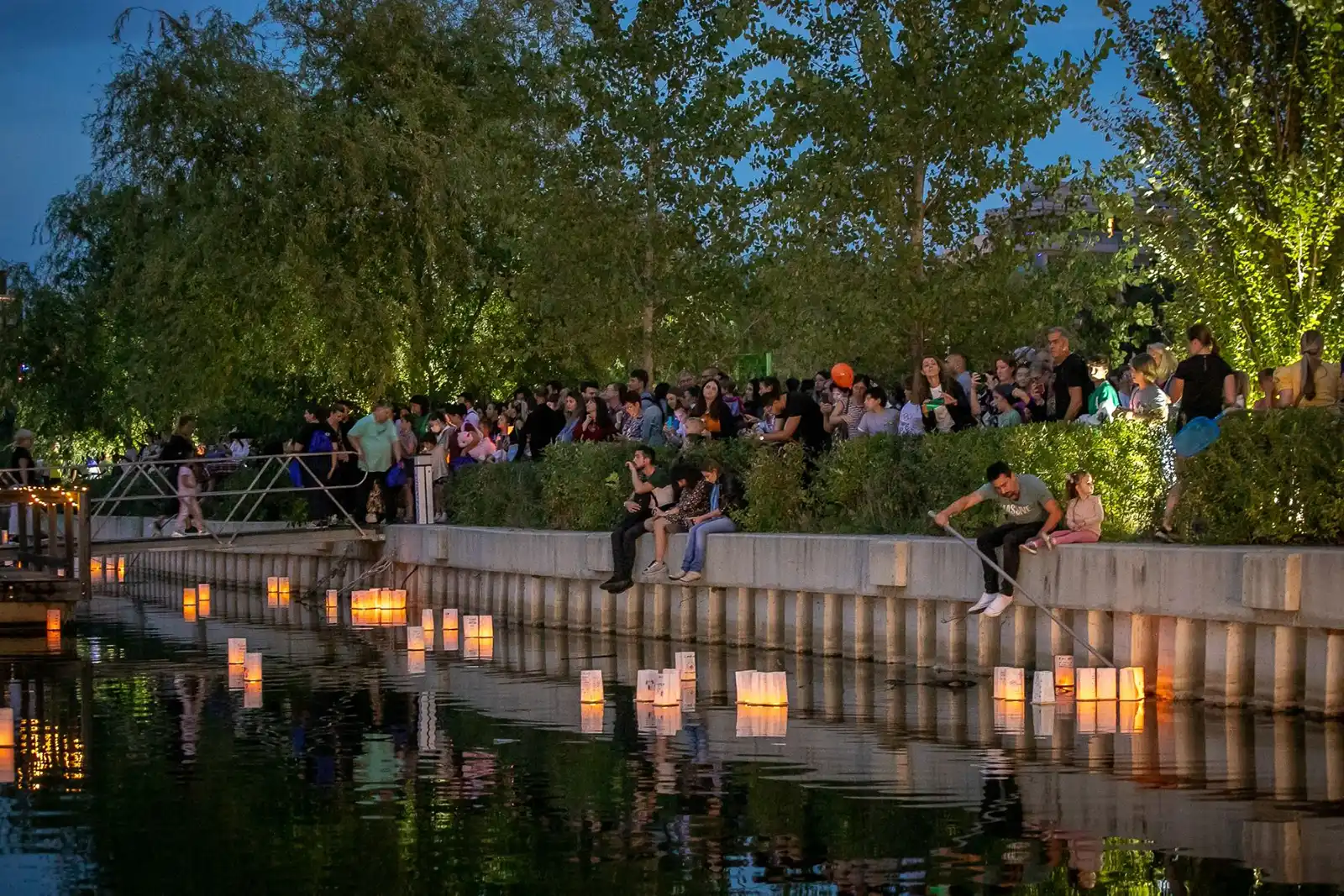Mii de lampioane vor lumina Lacul Titan - WishFest, cel mai spectaculos festival al dorințelor revine la București